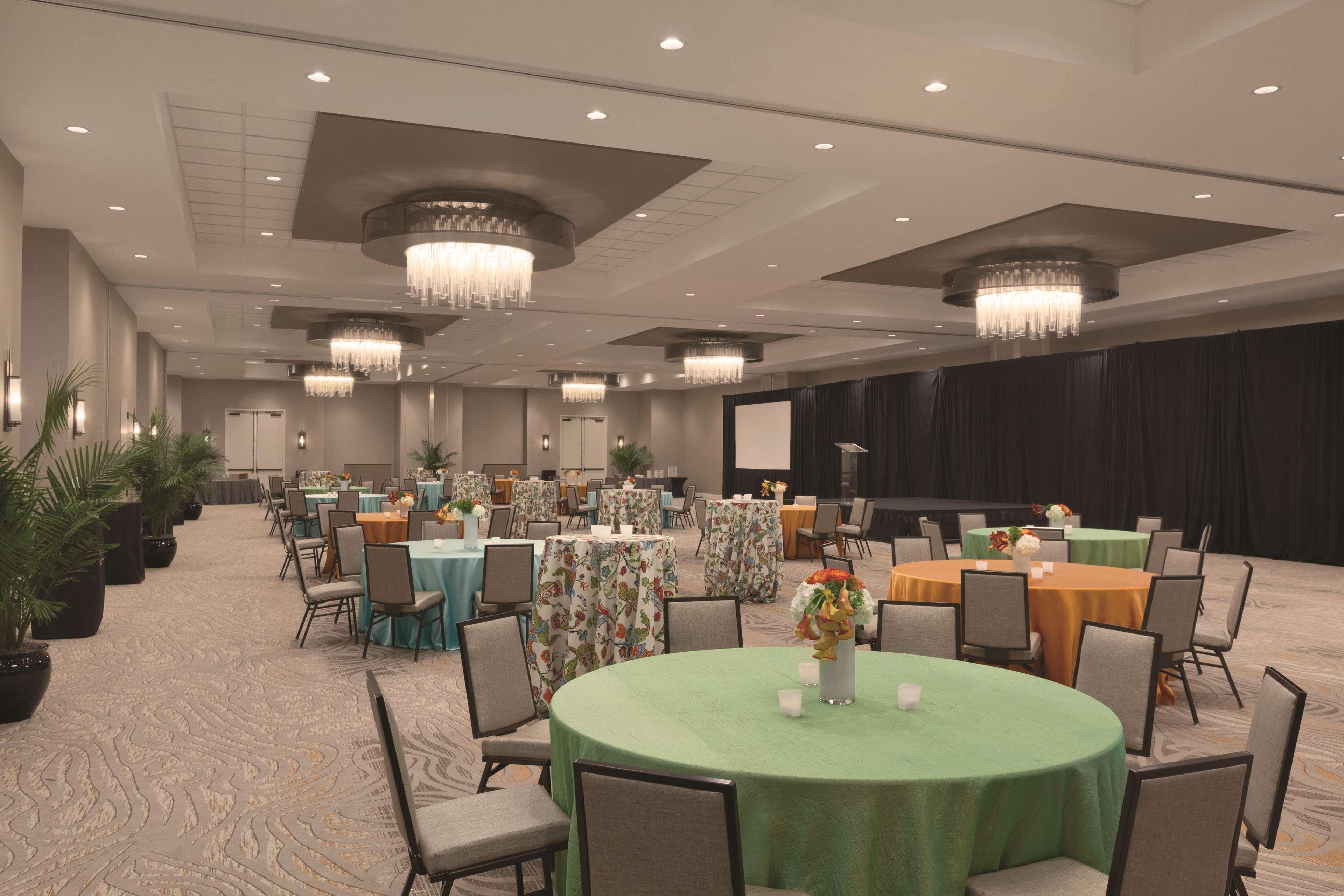 Embassy Suites Oklahoma City Downtown/Medical Center Zewnętrze zdjęcie