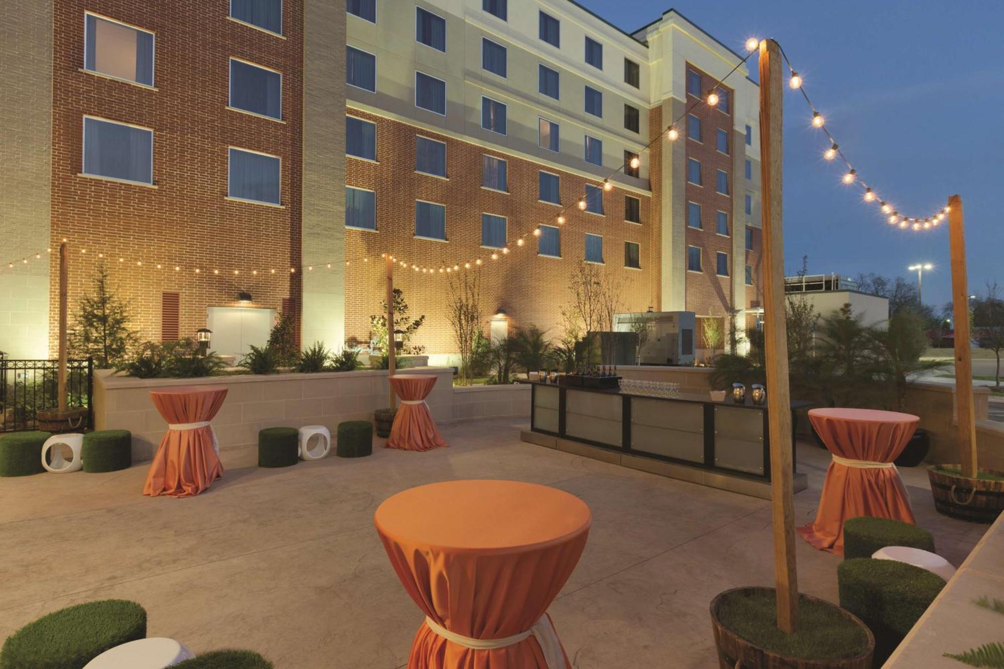 Embassy Suites Oklahoma City Downtown/Medical Center Zewnętrze zdjęcie